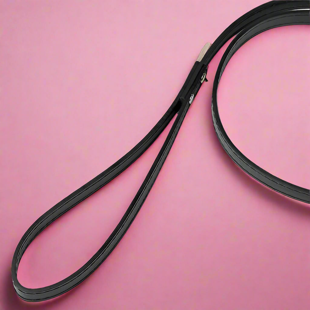 Black color leash for dogs